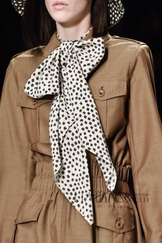 2015��������ʱװ�ܣ���˿���� (Max Mara) 2015����Ůװ�㳡ϸ��