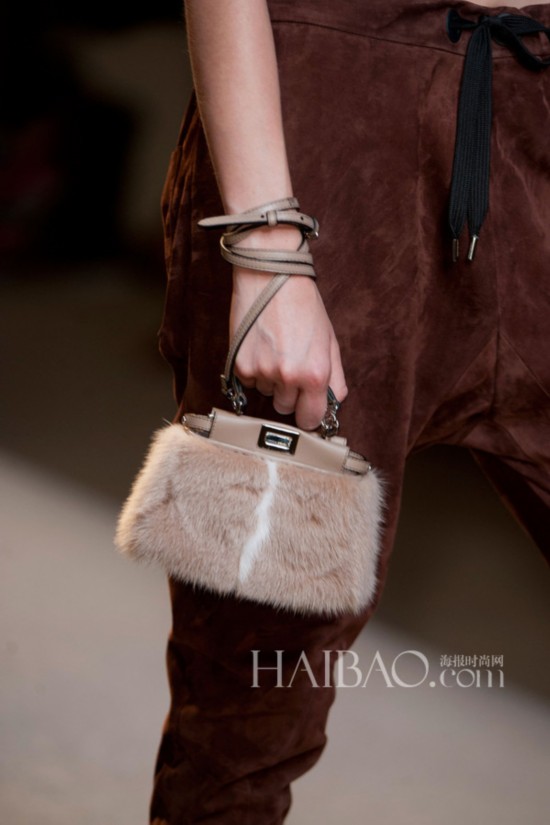 2015��������ʱװ�ܣ��ҵ� (Fendi) 2015����Ůװ��
