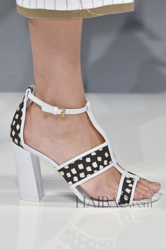 2015��������ʱװ�ܣ���˿���� (Max Mara) 2015����Ůװ�㳡ϸ��