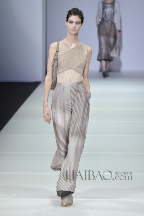 2015��������ʱװ�ܣ����Ρ������� (Giorgio Armani) 2015����Ůװ��