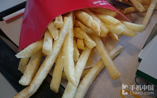 索尼Z3评测 12800超高ISO\/IP68级防水