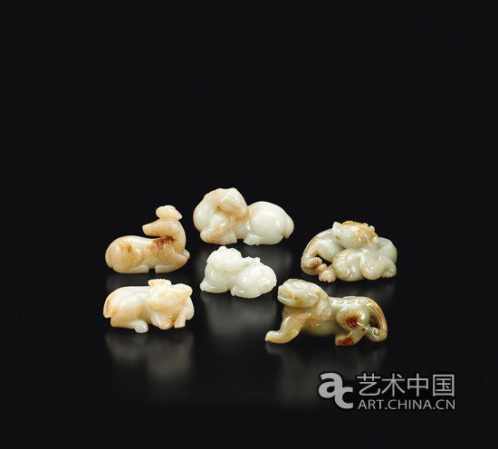 明代《黄玉瑞兽》,L:10cm,预估价48万-55万港元