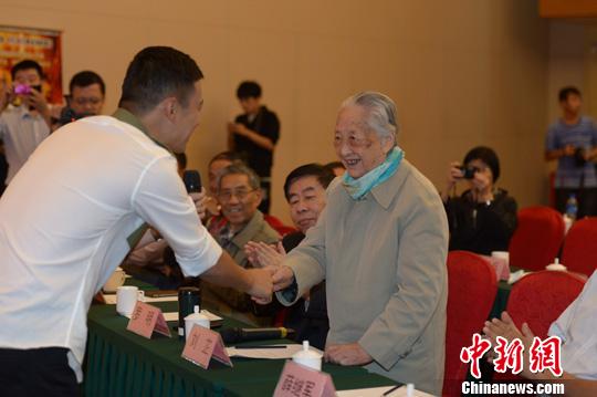 ���Ӿ硶ս���������ײ�չ�����Ͻ����ȳ����
