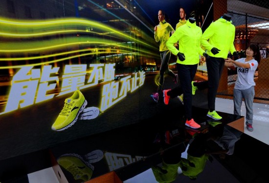 福建晋江:龙头企业率先突围 鞋服产业止跌回暖