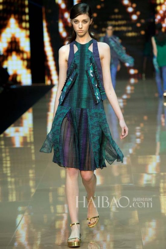 2015�K�L�����ɸ˩P�G�N�O�d�U�Q (Just Cavalli) �k�˨q
