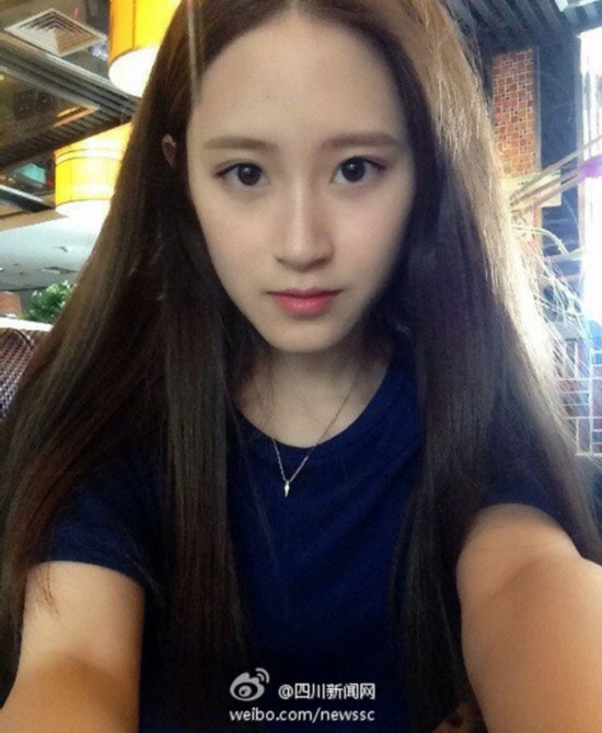 北语学生会副主席走红 气质出众被赞美少女