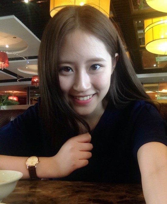 最美学生会主席 爆红 清纯女神是曼联球迷