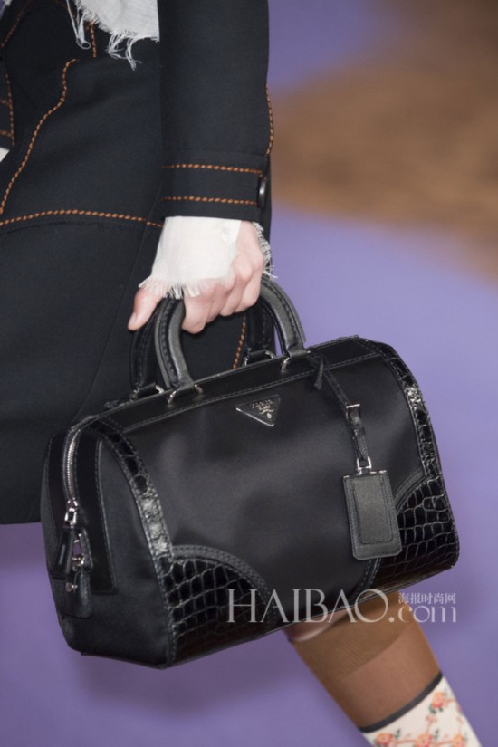 2015��������ʱװ�ܣ������� (Prada) 2015����Ůװ�㳡ϸ��
