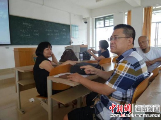 海南师范大学文学院新闻传播系主任刘宝林表示,将鼓励学生成立口述历史研究会,参与海南当地的口述历史搜集整理。