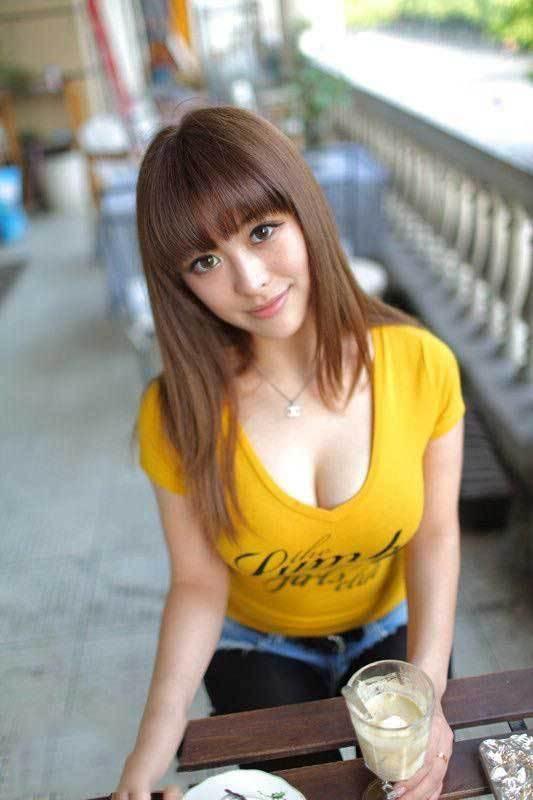 最<em>美女</em>学生会主席陈子湄晒自拍 养眼<em>校花</em>大盘