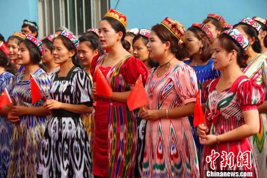 车万名妇女宣誓反对暴力恐怖 维护民族团结(组
