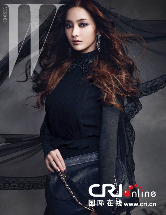 美女学生会副主席陈子湄走红 中韩高校明星学