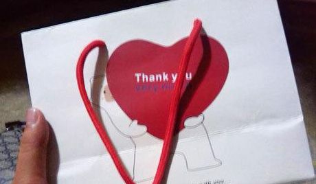 大一新生获开学另类礼包 含避孕五件套(图)