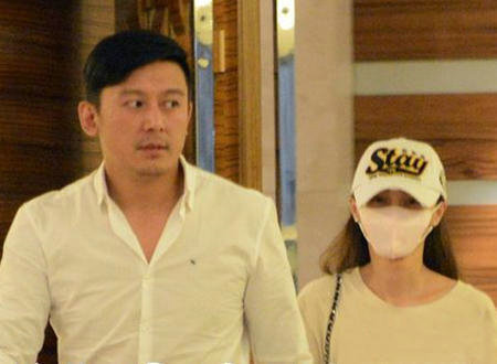 原配被小三街头扒衣引热议 揭震惊娱乐圈的小