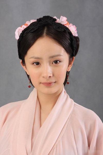 李小璐二度发育董璇杨颖假脸杨幂脸型怪 整容