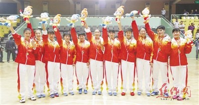 焦作女篮以四战全胜的战绩问鼎冠军宝座