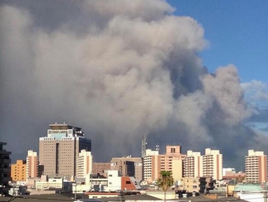 日本中部御岳火山爆发 火山灰喷射高达3公里