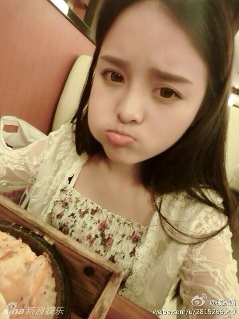 最美女学生会主席晒自拍 养眼校花大盘点(图)