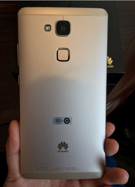 华为Ascend Mate7测评:6寸屏全金属外壳尽显