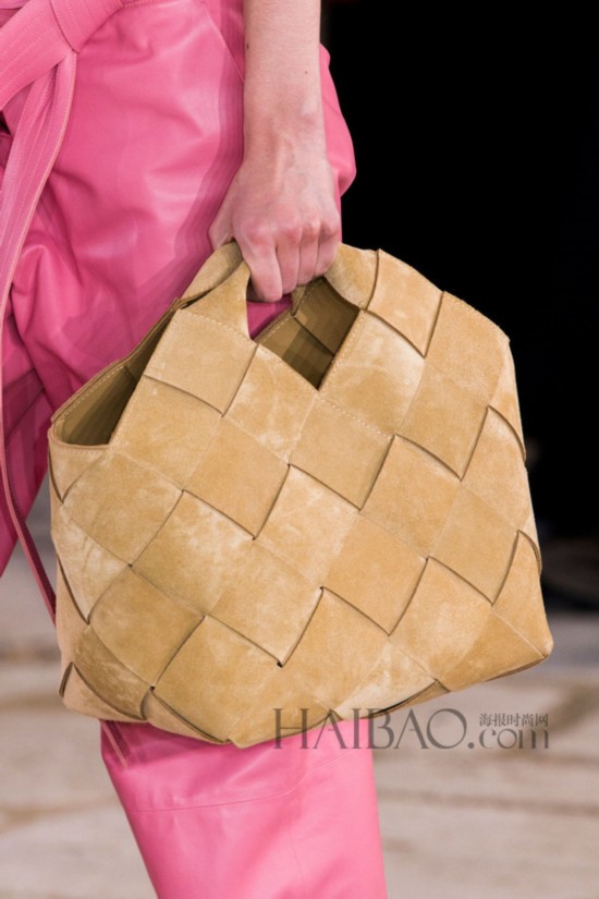 2015���İ���ʱװ�ܣ������� (Loewe) 2015����Ůװ�㳡ϸ��