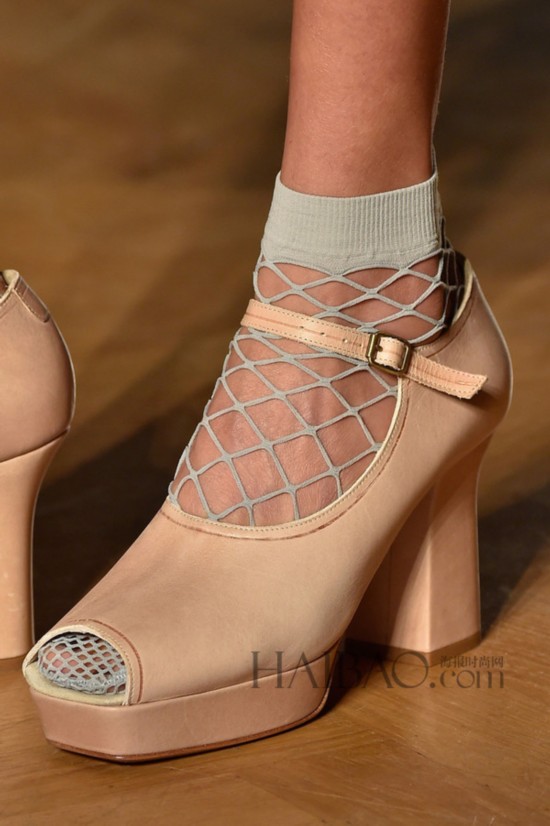 2015�K�L�ھ��ɸ˩P�G�����w�P�´��S��w (Vivienne Westwood) 2015�K�L�k�˨q���Ӹ`