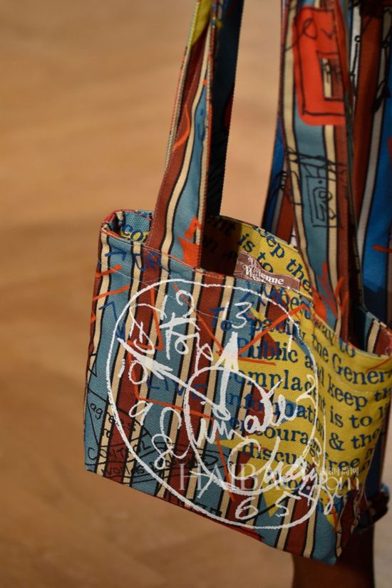 2015�K�L�ھ��ɸ˩P�G�����w�P�´��S��w (Vivienne Westwood) 2015�K�L�k�˨q���Ӹ`