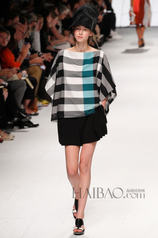 2015���İ���ʱװ�ܣ���լһ�� (Issey Miyake) Ůװ��