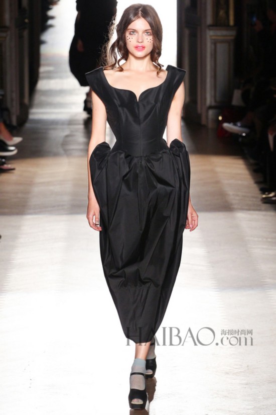 2015KLھɸ˩PGwP´Sw (Vivienne Westwood) k˨q