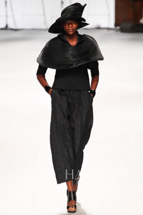 2015���İ���ʱװ�ܣ���լһ�� (Issey Miyake) Ůװ��