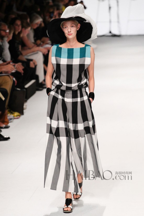 2015���İ���ʱװ�ܣ���լһ�� (Issey Miyake) Ůװ��