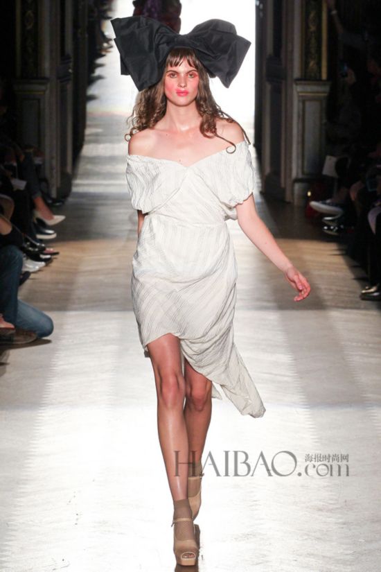 2015KLھɸ˩PGwP´Sw (Vivienne Westwood) k˨q
