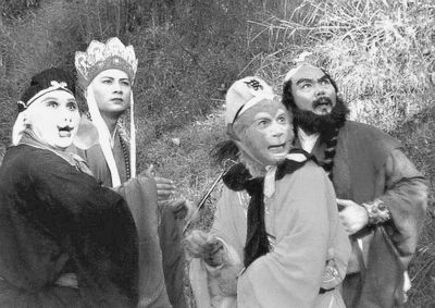 蜡笔小新成色情片 小龙女变恐龙陈乔恩自黑像