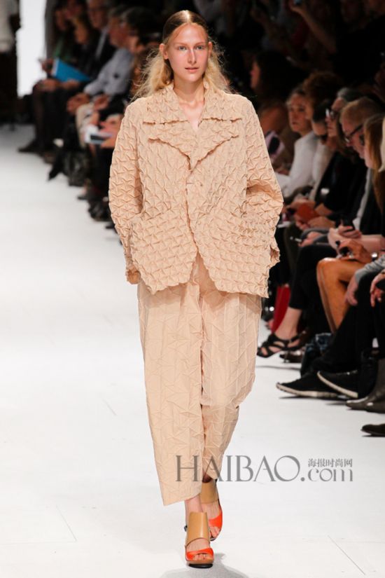 2015���İ���ʱװ�ܣ���լһ�� (Issey Miyake) Ůװ��