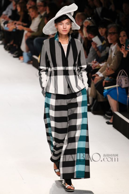 2015���İ���ʱװ�ܣ���լһ�� (Issey Miyake) Ůװ��
