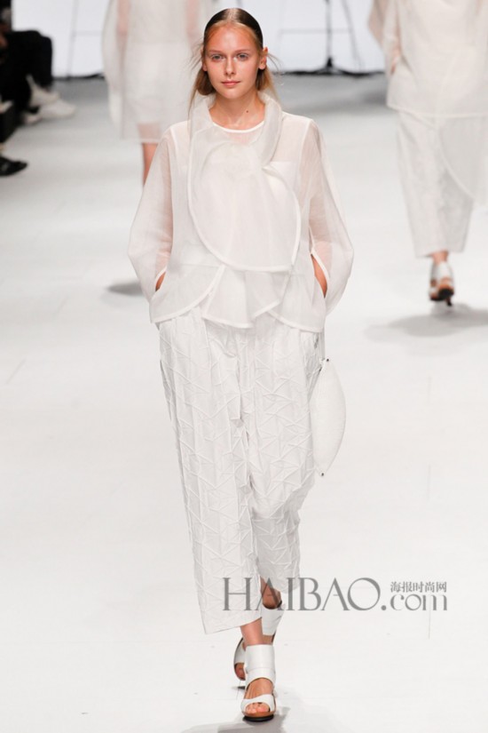 2015���İ���ʱװ�ܣ���լһ�� (Issey Miyake) Ůװ��