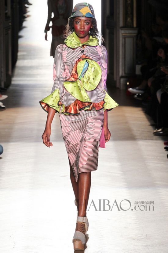 2015KLھɸ˩PGwP´Sw (Vivienne Westwood) k˨q
