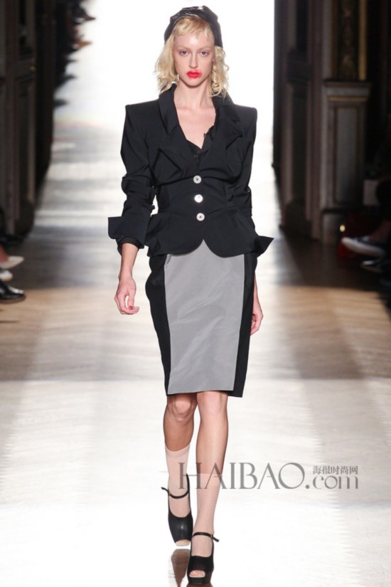 2015KLھɸ˩PGwP´Sw (Vivienne Westwood) k˨q