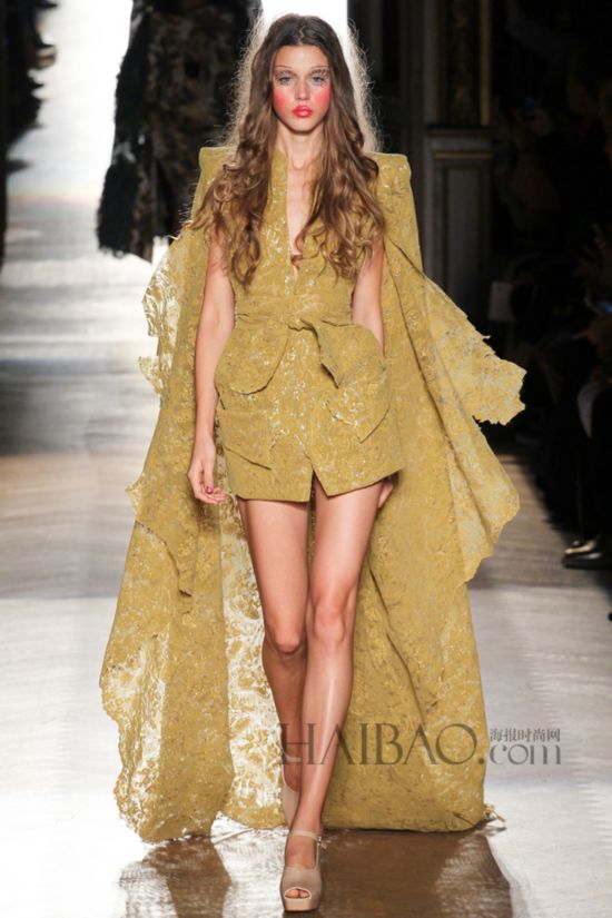 2015KLھɸ˩PGwP´Sw (Vivienne Westwood) k˨q