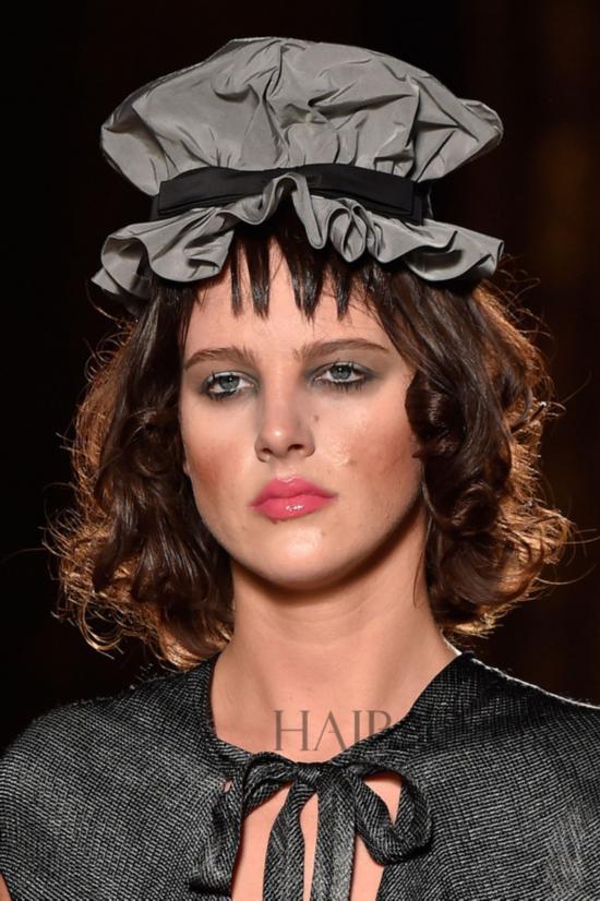 2015�K�L�ھ��ɸ˩P�G�����w�P�´��S��w (Vivienne Westwood) 2015�K�L�k�˨q���Ӹ`