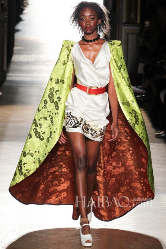 2015KLھɸ˩PGwP´Sw (Vivienne Westwood) k˨q