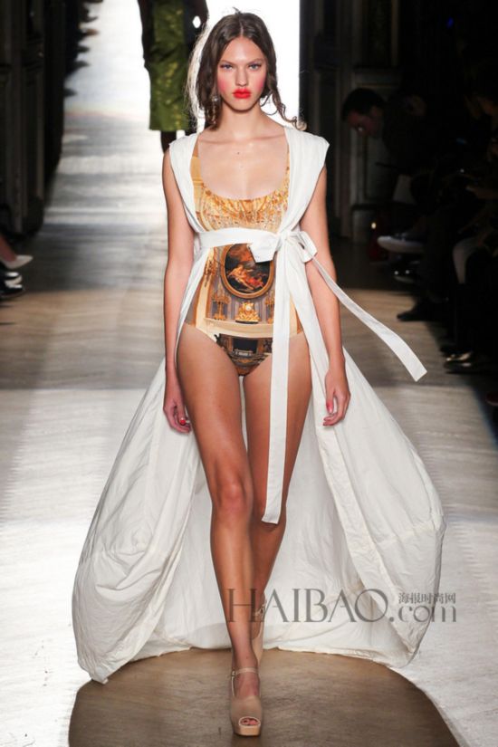 2015KLھɸ˩PGwP´Sw (Vivienne Westwood) k˨q