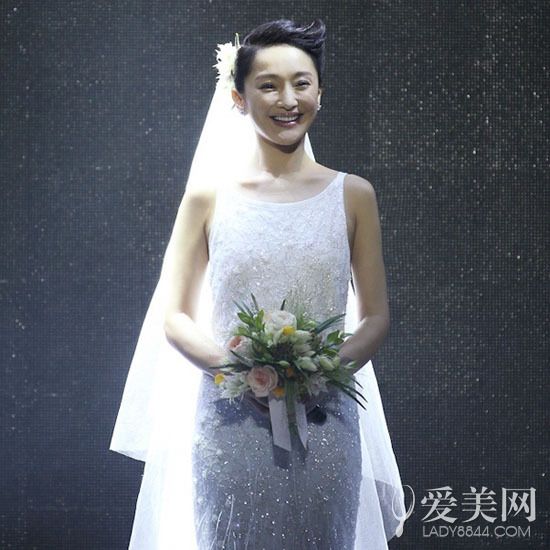 选对婚纱嫁对人!这些女神都做到了