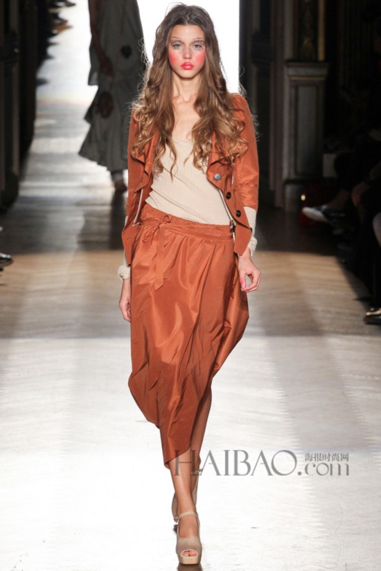 2015KLھɸ˩PGwP´Sw (Vivienne Westwood) k˨q