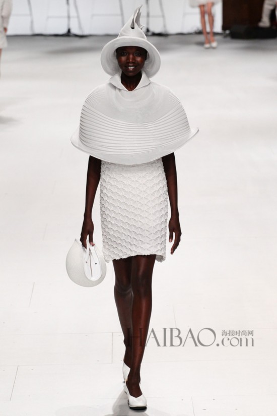 2015���İ���ʱװ�ܣ���լһ�� (Issey Miyake) Ůװ��