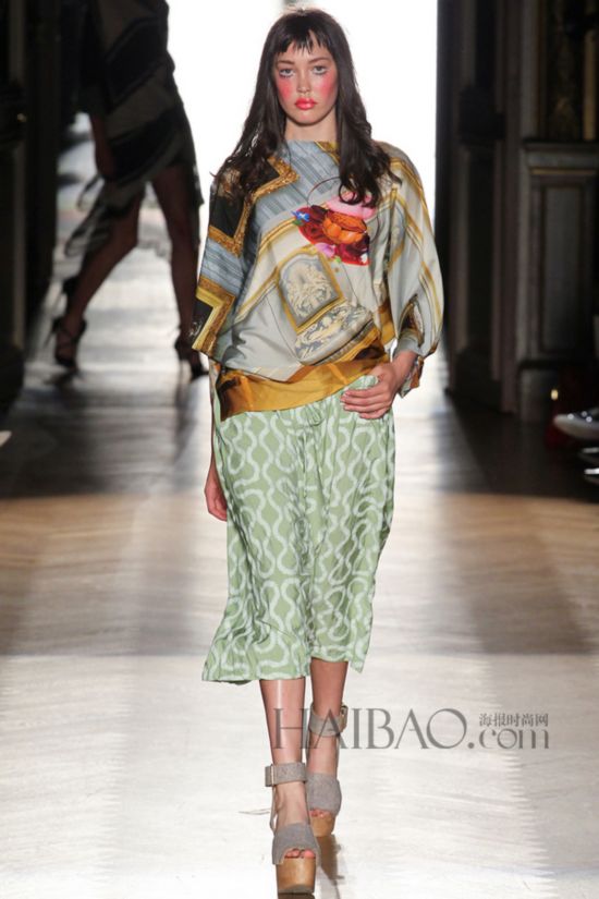 2015KLھɸ˩PGwP´Sw (Vivienne Westwood) k˨q