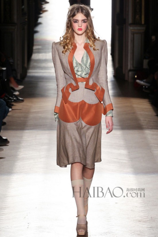 2015KLھɸ˩PGwP´Sw (Vivienne Westwood) k˨q