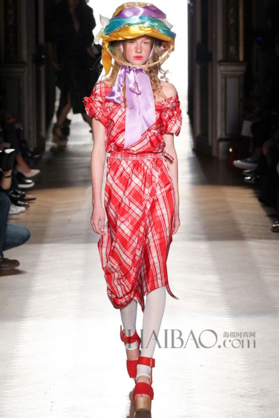 2015KLھɸ˩PGwP´Sw (Vivienne Westwood) k˨q