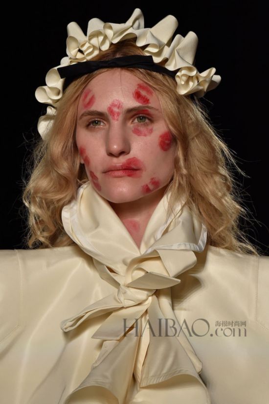 2015�K�L�ھ��ɸ˩P�G�����w�P�´��S��w (Vivienne Westwood) 2015�K�L�k�˨q���Ӹ`