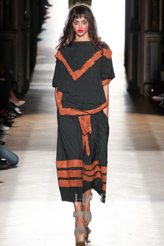 2015KLھɸ˩PGwP´Sw (Vivienne Westwood) k˨q