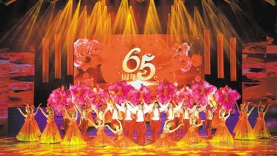 宁夏举办庆祝新中国成立65周年文艺晚会--宁夏频道--人民网